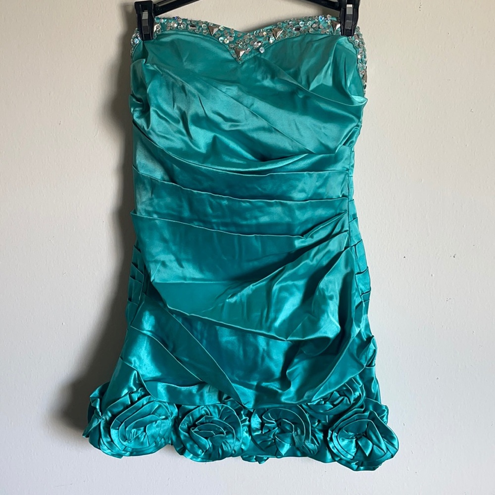 Teal strapless homecoming dress